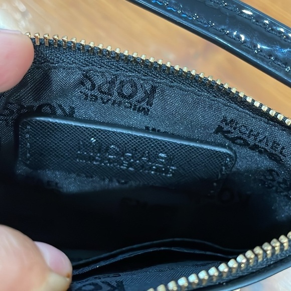 Michael Kors wristlet wallet Black Patent Leather Classic Signature big logo Bag - Picture 5 of 9